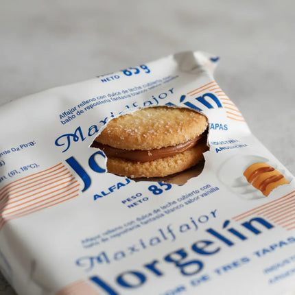 Alfajor Jorgelin Triple Blanco con Dulce de Leche, 85 g / 2.99 oz (Original box of 24)