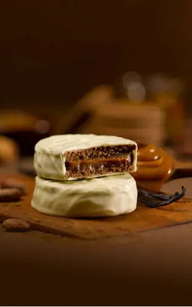 Alfajor Cachafaz de Chocolate Blanco con Dulce de Leche, 60 g / 2.11 oz (Pack of 12)