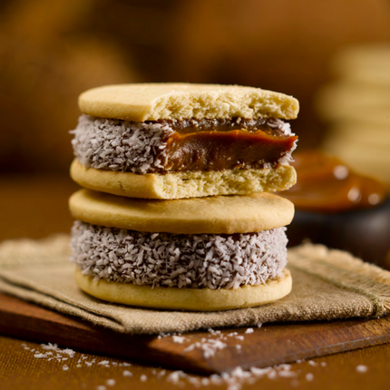Cachafaz Alfajor de Maicena con Coco y Dulce de Leche – Caja de 12 912 g / 32.16 oz