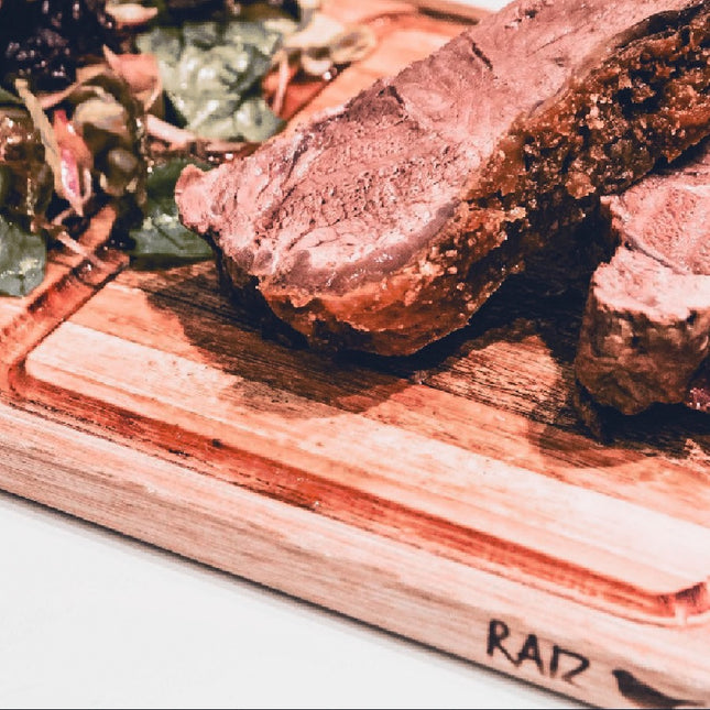 Plato de madera para asado rectangular con canaletas Raiz (1 unidad)