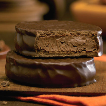 Cachafaz Chocolate Mousse Alfajor, 60g (box of 12